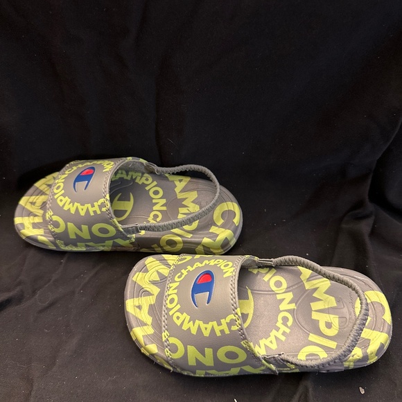 Champion Boys Sandals, size 8T - Picture 2 of 2